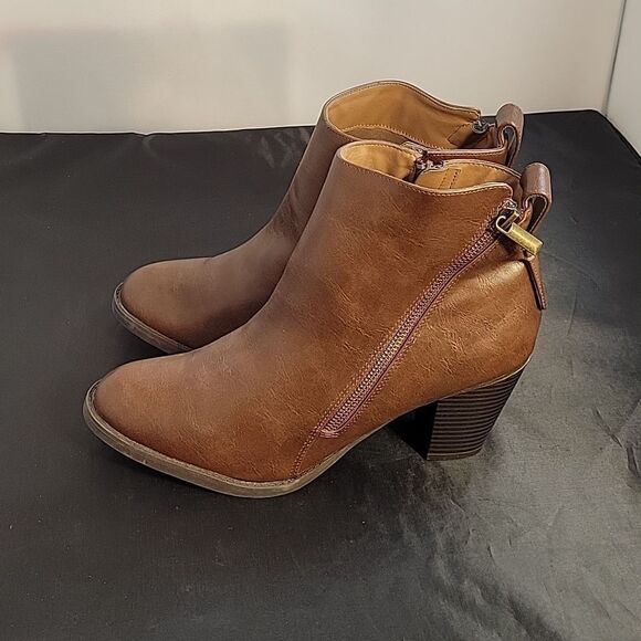 BRAND NEW CHARLOTTE RUSSE TWO SIDE ZIP WOMEN"S ANKLE BOOT - Picture 8 of 14